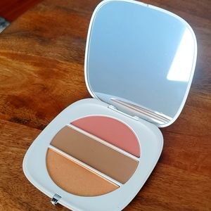 Marc Jacob's 200 Tan-Tastic Glo! Pallete